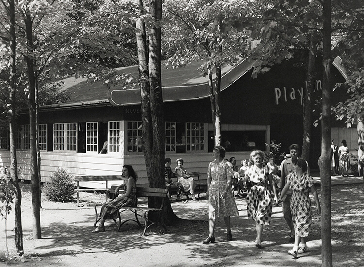 1946 - Playland Arcade