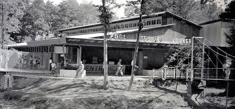 1953 - Bath House Modern