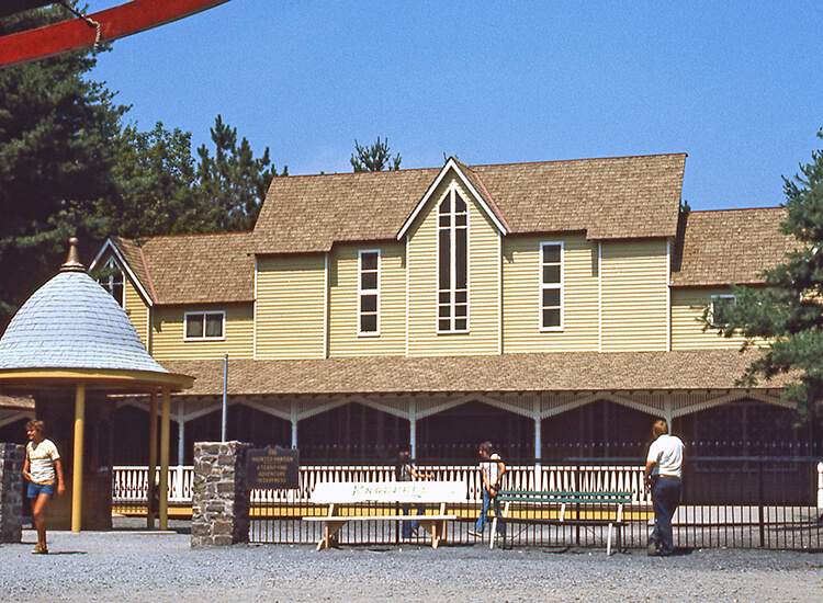 1973 - Haunted Mansion